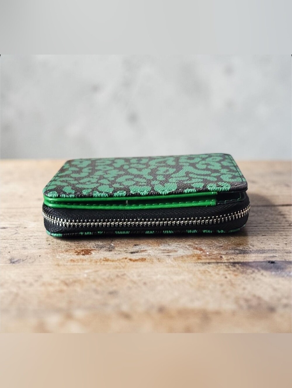 Von Dutch Cheetah Print Zip-Up Wallet - NWOT - Picture 5 of 9